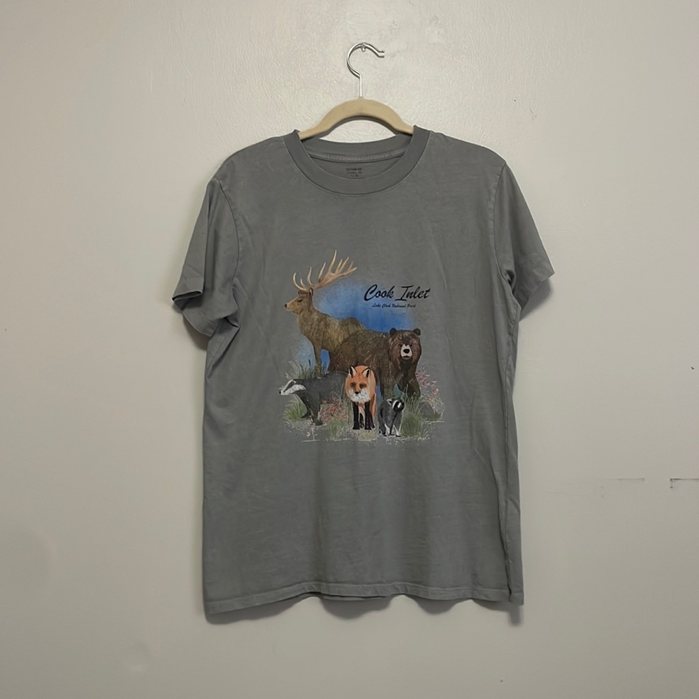 grey graphic t shirt
